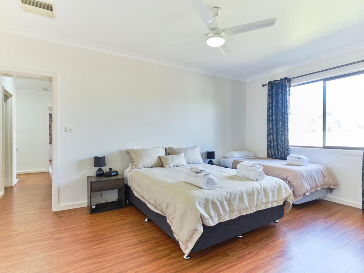 Skymirror Villa Sea Lake Екстериор снимка