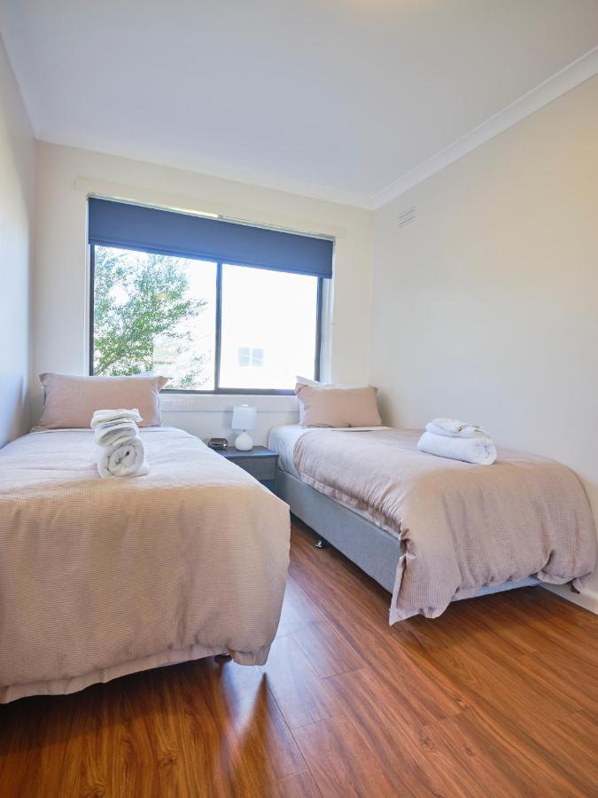 Skymirror Villa Sea Lake Екстериор снимка