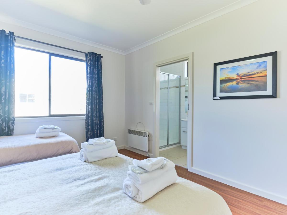 Skymirror Villa Sea Lake Екстериор снимка